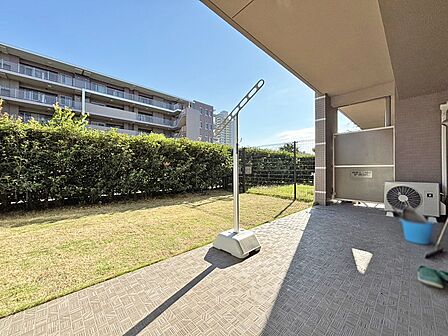 ■テラスから続くゆとりの専用庭