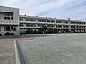 周辺：小学校 700m 伊勢原市立比々多小学校