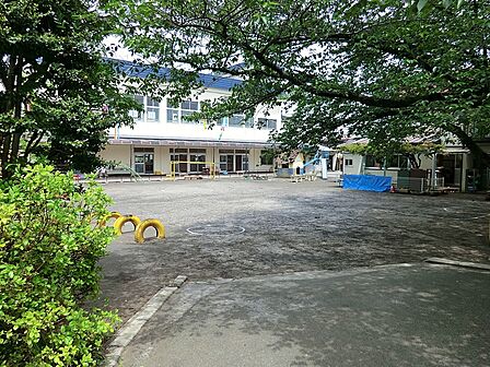 幼稚園・保育園 700m コマクサ幼稚園
