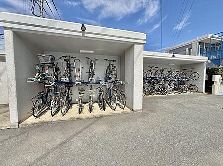 ■自転車を使うご家族にも安心の駐輪スペースを敷地内にご用意