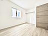 室内：C号棟  ■落ち着いた色合いのお部屋で穏やかな時間を楽しめます