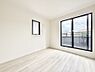 室内：1号棟  ■落ち着いた色合いのお部屋で穏やかな時間を楽しめます