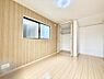 寝室：■窓の配置や通気性の良い設計で部屋の空気がこもらず、常に新鮮な空気が流れます