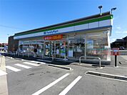 ファミリーマート坂本中町店（372m）