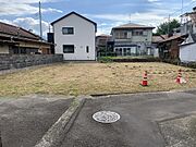 現地東側道路より