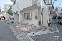 角地のため駐車しやすいです!