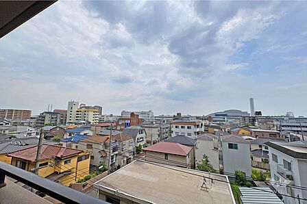 バルコニーからの眺め（南東方向）［2026年7月13日撮影］