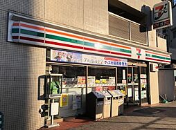 コンビニ「セブンイレブン神山店まで70m」