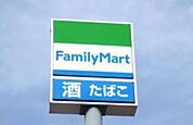 ファミリーマート庄町三丁目店 861m