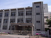 小学校「大阪市立築港小学校まで257ｍ」