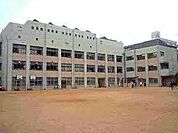 神戸市立宮川小学校（619m）