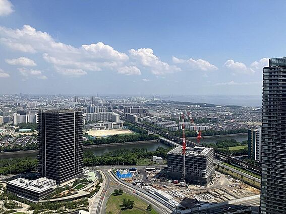 上空から見た建...