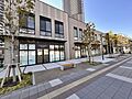 お店前も広々と...