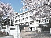 高校「東京都立八王子東高校まで872m」