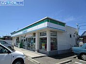 ファミリーマート新潟小針南店 862m