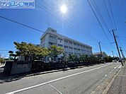 新潟市立小針中学校 1561m