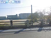 新潟市立亀田中学校 320m