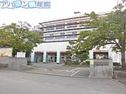 新潟市立桜が丘小学校 740m