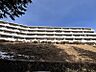 その他：【外観】仙石原の高台に建つ箱根国際マンションのご紹介です。