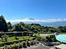その他：バルコニーから雄大な富士山を望みます。夜には御殿場の夜景をお楽しみいただけます。