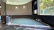 白濁の温泉大浴場。仙石原方面を望む眺望です。