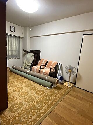 玄関を入り、左...