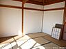 寝室：【2階和室】落ち着いた雰囲気です
