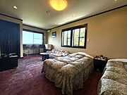 【2階客間】お部屋からは海を望むことができます