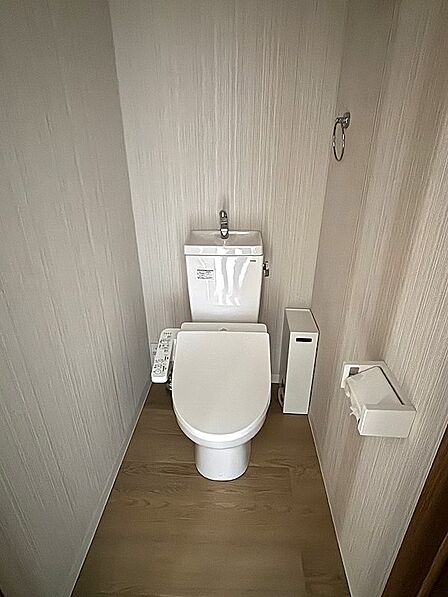【トイレ】きれいにお使いの温水洗浄便座です