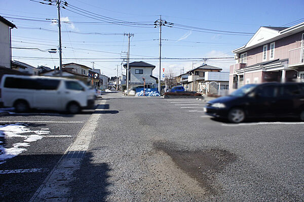 画像16:駐車場