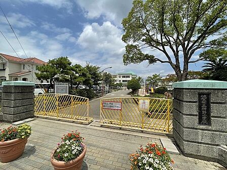 神野小学校 770m