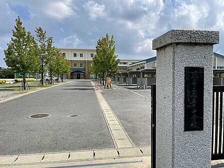 成章中学校 1470m