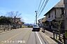 その他：【前面道路】北西側前面道路。歩道付きで安心です。