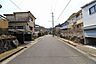 外観：前面道路含む現地写真