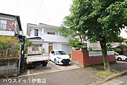 【外観写真】・伊敷台小学校まで徒歩8分・玄関吹抜付で開放感あり