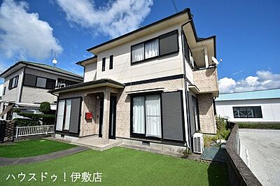 外観:【外観写真】・2000年築・駐車3台可能・石谷小学校まで徒歩8分・4LDK 外観:【外観写真】・2000年築・駐車3台可能・石谷小学校まで徒歩8分・4LDK