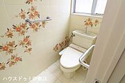 【1Fトイレ】ウォシュレット機能付きのトイレです
