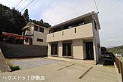【外観写真】・2011年築の中古戸建・敷地66.23坪と広々・2026年02 屋根塗装、クロス全般、ガスコンロ交換、ガス給湯器交換