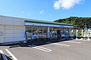 ファミリーマート郡山店[ファミリーマート郡山店]飲食品、日用品を取扱うコンビニエンスストアー 1530m