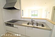 【キッチン】カウンターキッチンで家族の笑顔を見ながら調理できます