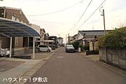 【前面道路】北西側前面道路大通りより一本入ったところになり、交通量少な目です！