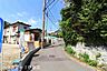 外観：前面道路含む現地写真