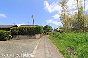 【前面道路】東側前面道路交通量少なめです