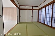 【和室】白の建具が明るい印象を添える和室空間。趣のある障子戸が、お部屋に落ち着きと開放感を演出します。※2025年2月リフォーム完了時の写真です。
