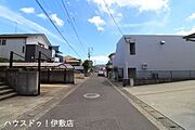 【前面道路】南西側前面道路交通量少なめです