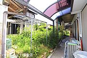 【庭】広々とした庭付で、家庭菜園など楽しめます