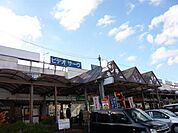 モンキープラザさまざまなお店が立ち並ぶ玉里団地のショッピングセンター 290m