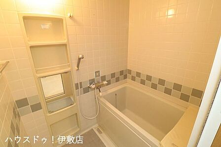 【浴室】室内程度良好です！即日ご入居も可能です