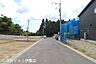 外観：【前面道路】分譲地内の前面道路、行き止まり道路で交通量少なめです