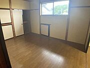 2階洋室（真ん中）